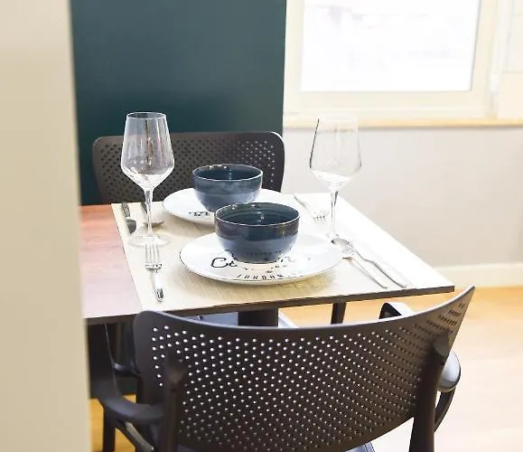 Matisse No10 - Center With Parking