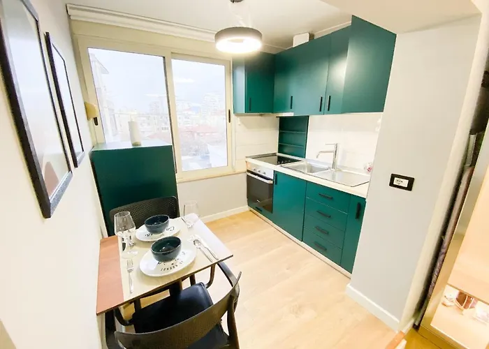 Matisse No10 - Center With Parking *