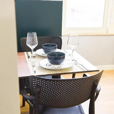 Matisse No10 - Center With Parking