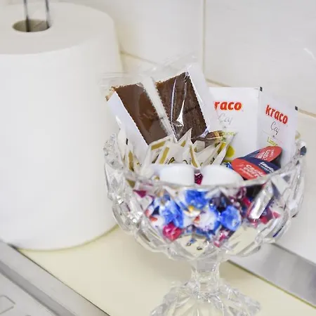 Matisse No10 - Center With Parking تيرانا