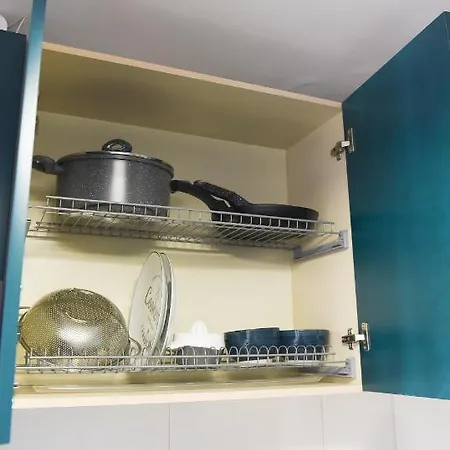 Matisse No10 - Center With Parking