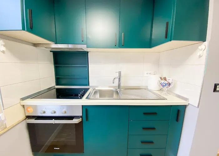 Matisse No10 - Center With Parking * ティラナ