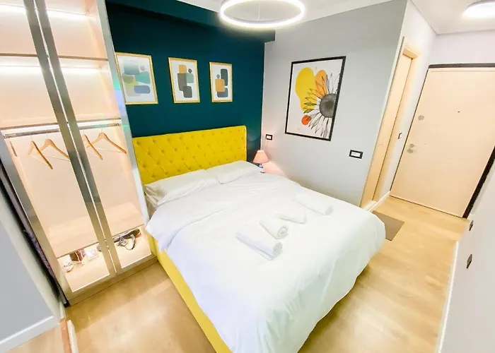 Matisse No10 - Center With Parking ティラナ