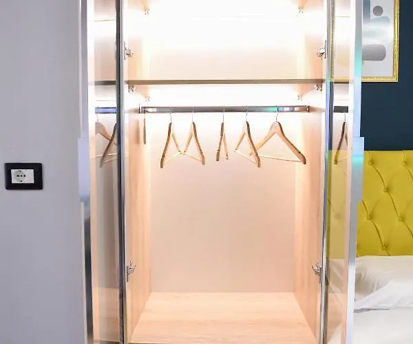 Matisse No10 - Center With Parking דירה טיראנה